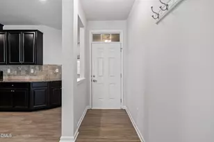 410 Smallwood Dr, Durham, NC 27703 - Photo 5