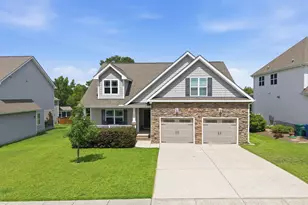 2204 Mills Crest St, Fuquay-Varina, NC 27526 - Photo 1