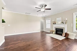 2204 Mills Crest St, Fuquay Varina, NC 27526 - Photo 9