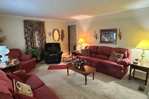 560 Clyde Pearce Rd, Zebulon, NC 27597 - Photo 5