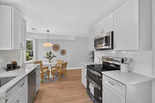 307 Berryhill Dr, Carrboro, NC 27510 - Photo 13