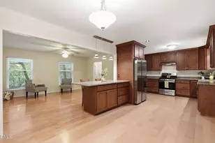6408 Dixon Dr, Raleigh, NC 27609 - Photo 7