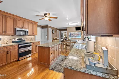 911 Emory Lane, Raleigh, NC 27609 - Photo 17
