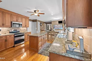 911 Emory Ln, Raleigh, NC 27609 - Photo 17