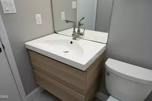 200 Honeysuckle Ln, Cary, NC 27513 - Photo 27