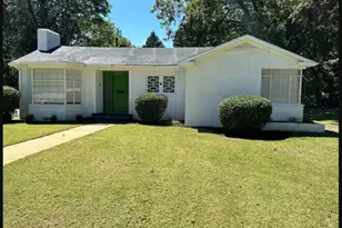 203 W Rockspring St, Henderson, NC 27536 - Photo 1
