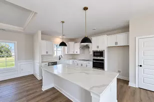 140 Margot Manor Dr, Benson, NC 27504 - Photo 5