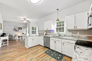 12109 Townmeade Ct, Raleigh, NC 27613 - Photo 13
