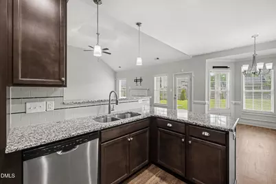 3033 N Kilchattan Drive, Fayetteville, NC 28306 - Photo 13