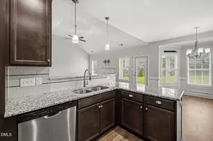 3033 N Kilchattan Dr, Fayetteville, NC 28306 - Photo 13