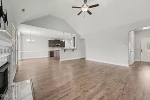 3033 N Kilchattan Dr, Fayetteville, NC 28306 - Photo 9