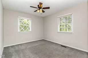 806 Primrose St, Selma, NC 27576 - Photo 17