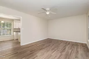 806 Primrose St, Selma, NC 27576 - Photo 7