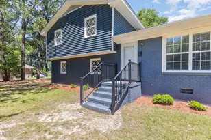 806 Primrose St, Selma, NC 27576 - Photo 3