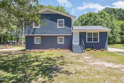 806 Primrose Street, Selma, NC 27576 - Photo 1