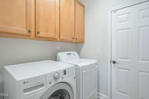 122 Star Flower Ct, Apex, NC 27539 - Photo 25