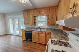 907 Frank St, Roxboro, NC 27573 - Photo 11