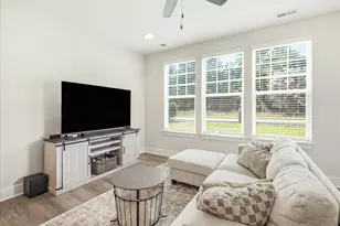 830 Pryor St, Mebane, NC 27302 - Photo 17