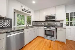 508 Hawthorne Ln, Chapel Hill, NC 27517 - Photo 11