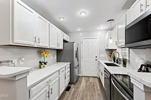 702 E Jones St, Raleigh, NC 27601 - Photo 3