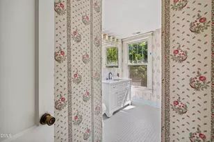 116 Hawthorne Rd, Raleigh, NC 27605 - Photo 27