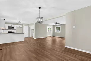 524 W Bywood Dr, Durham, NC 27712 - Photo 5