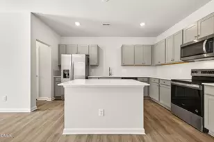 412 Barrington Key Dr, Zebulon, NC 27597 - Photo 3
