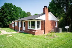 1009 W New Hampshire Ave, Southern Pines, NC 28387 - Photo 1