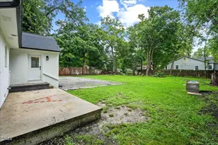506 W Noble St, Selma, NC 27576 - Photo 9