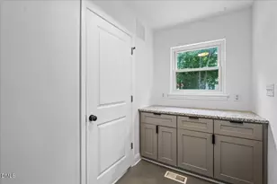 506 W Noble St, Selma, NC 27576 - Photo 27