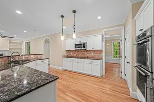101 Collinson Dr, Chapel Hill, NC 27514 - Photo 11