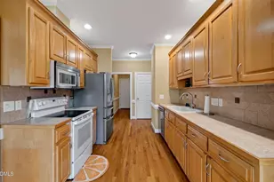 548 Walapai Dr, Fuquay-Varina, NC 27526 - Photo 7