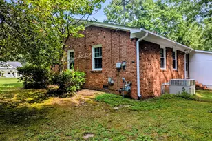 204 Drew St, Louisburg, NC 27549 - Photo 17