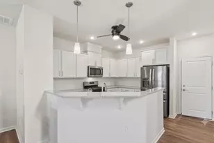 321 Parker Sta Ave, Fuquay Varina, NC 27526 - Photo 7