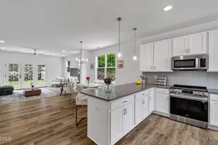 5631 Johnson Woods Ct, Raleigh, NC 27609 - Photo 7