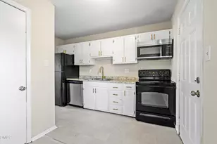 1218 Southwood Dr, Fayetteville, NC 28304 - Photo 9