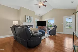 762 Arrowhead Lake Ct, Fuquay Varina, NC 27526 - Photo 5