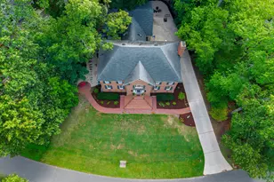 320 Lochside Dr, Cary, NC 27518 - Photo 59