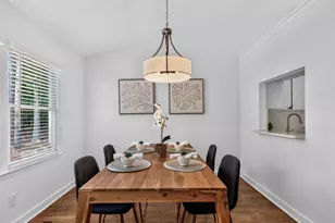 1100 Esher Ct, Raleigh, NC 27609 - Photo 9