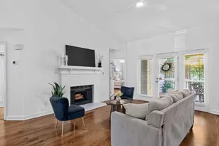 1100 Esher Ct, Raleigh, NC 27609 - Photo 3
