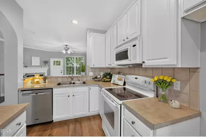 5316 Crescentview Parkway, Raleigh, NC 27606 - Photo 11