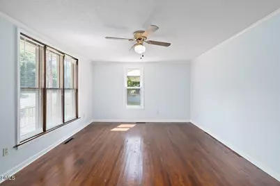 215 W Parker Street, Graham, NC 27253 - Photo 5
