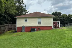 215 W Parker St, Graham, NC 27253 - Photo 9
