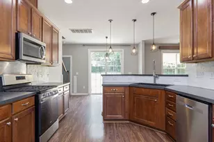 217 W Elm Ave, Holly Springs, NC 27540 - Photo 3