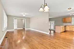 706 Crestview Dr, Durham, NC 27712 - Photo 11