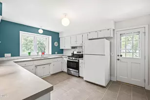 5620 Farley Dr, Raleigh, NC 27609 - Photo 5