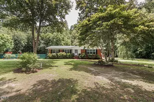 208 Drew St, Louisburg, NC 27549 - Photo 5