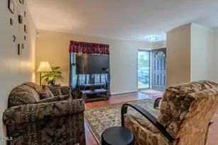 1738 Township Cir, Raleigh, NC 27609 - Photo 9