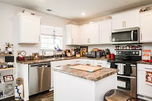 904 Cannonade Dr, Whitsett, NC 27377 - Photo 5