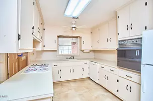 2108 Edgewood Ave, Burlington, NC 27215 - Photo 13